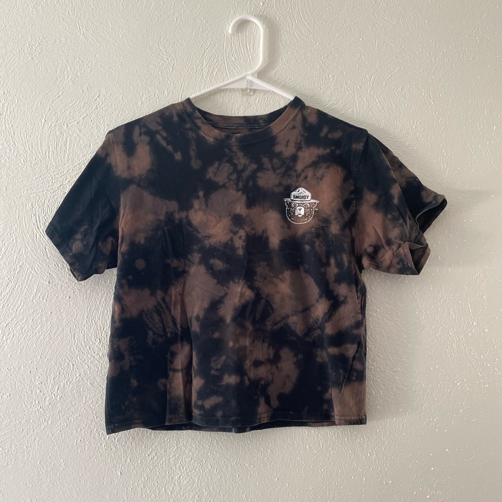 Women’s Smokey Bear Short Sleeved Cropped T-Shirt, size small